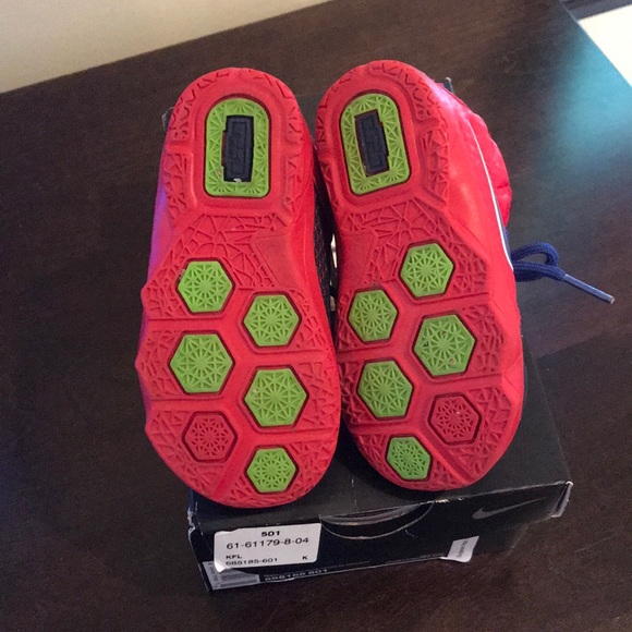 Nike Lebron XII Sneakers for Toddlers - Picture 3 of 3
